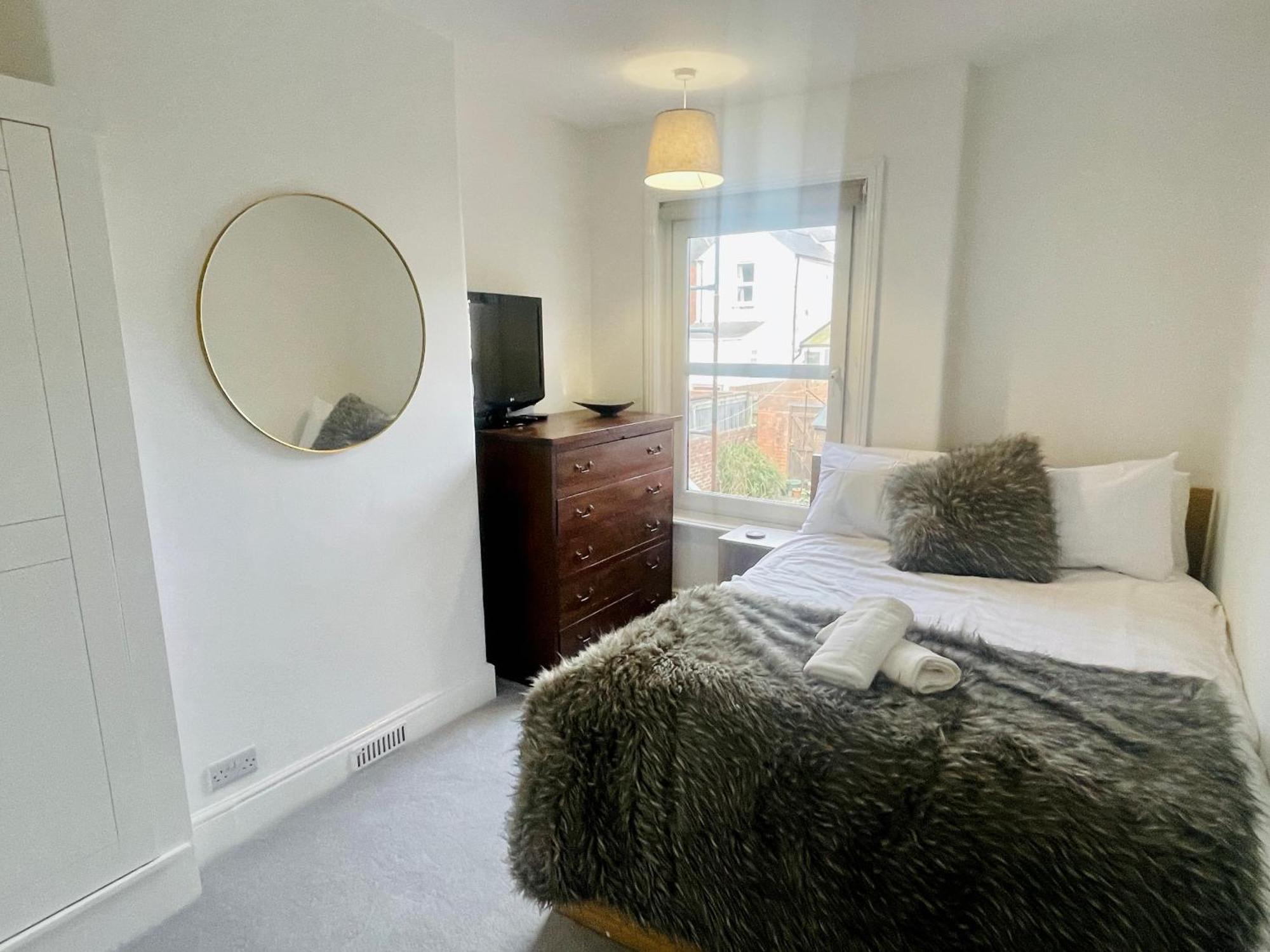 Newly Refurbished City Centre House With Parking Эксетер Экстерьер фото
